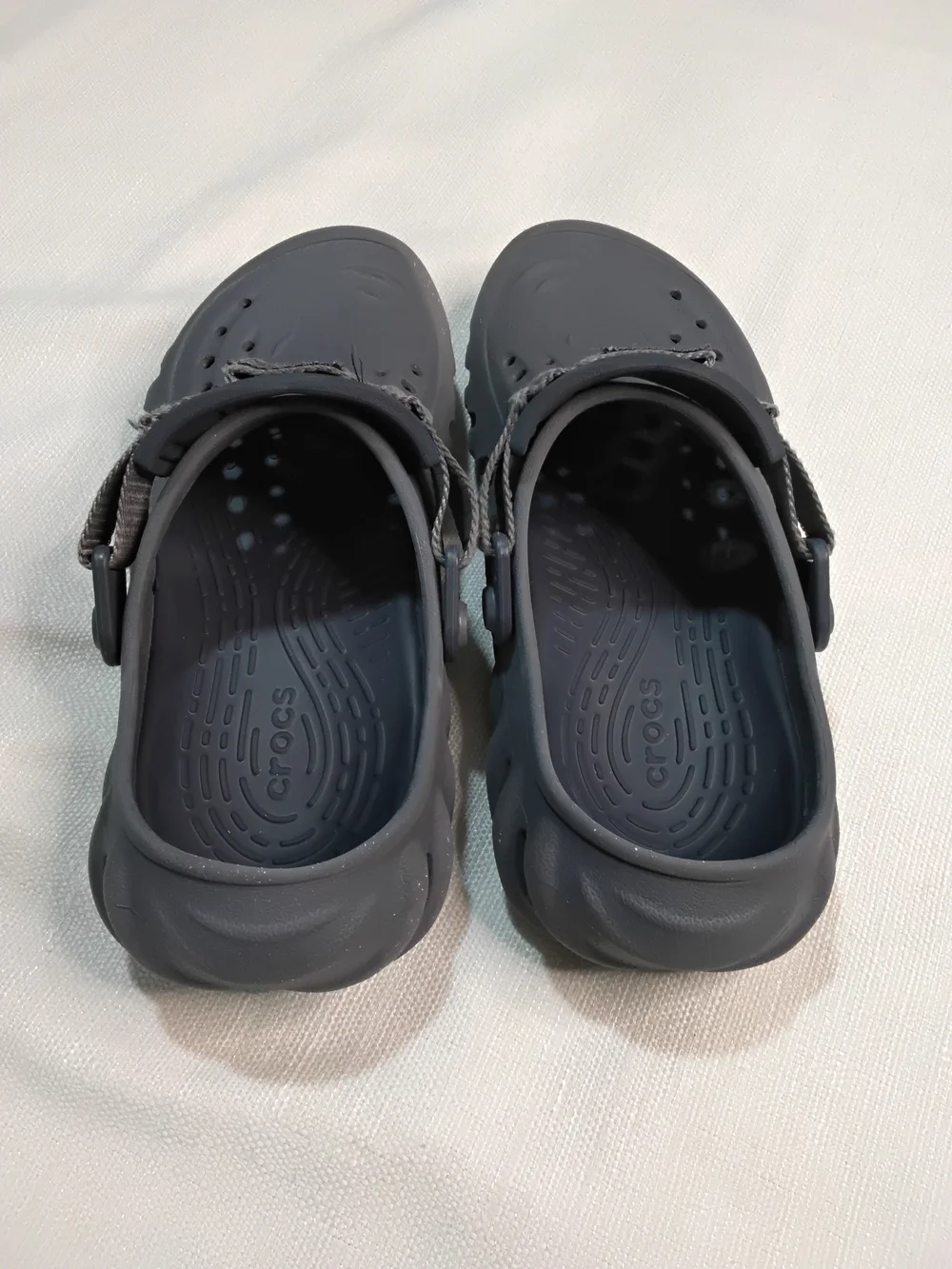 CROCS Echo Kids Classic Clog in Charcoal Sz J-6 Womens-8 Mules.